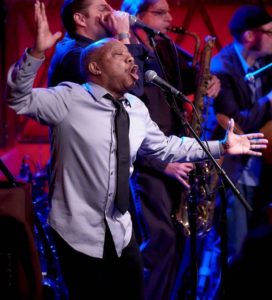 Kemp Harris in concert (Photo: John Christou)