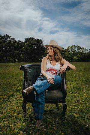 Monica Rizzio Wins 2019 Grassy Hill Songwriting Competition at CT Folk ...